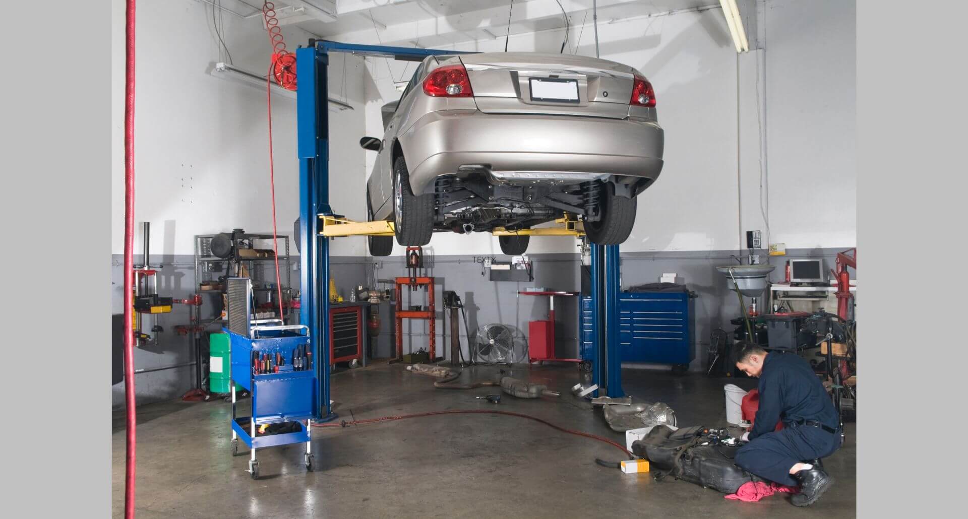Automobile lift