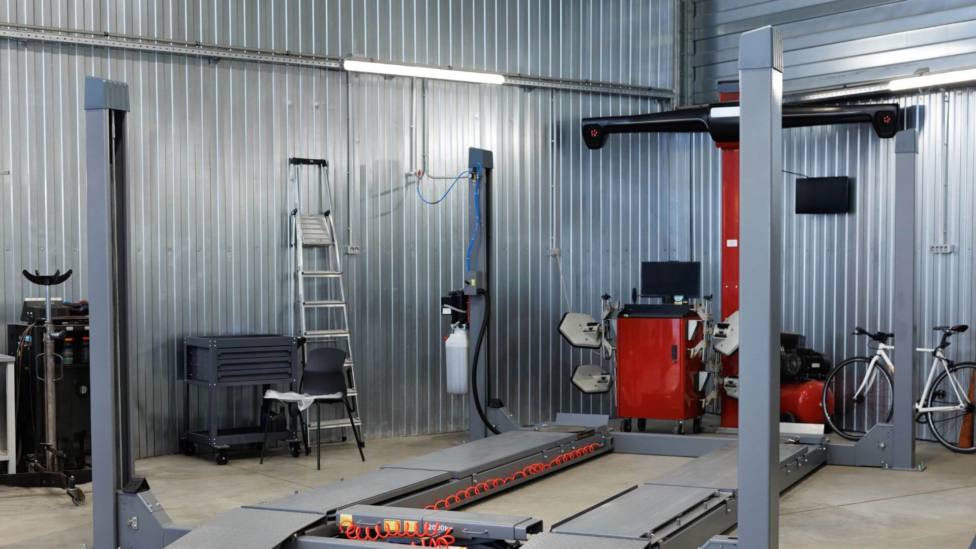 4 Post car lift