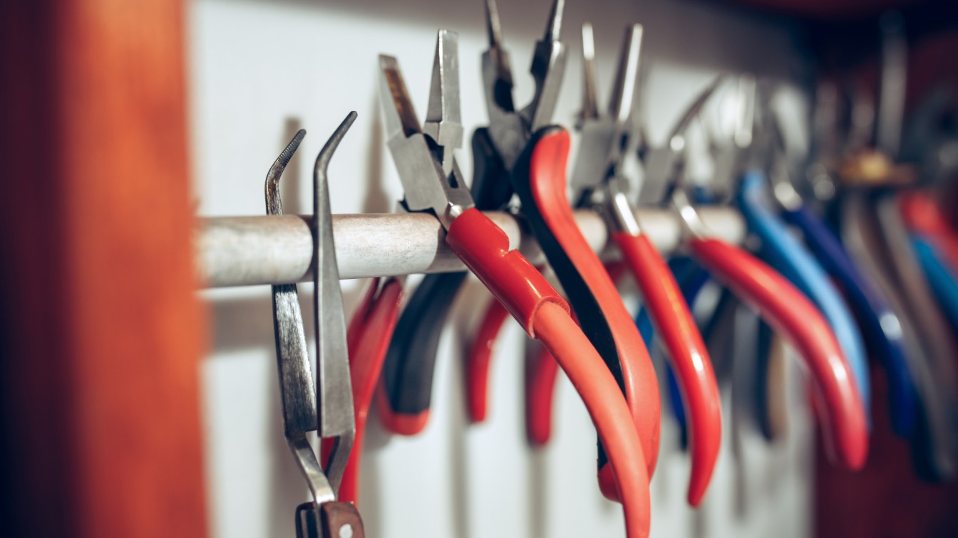 Pliers