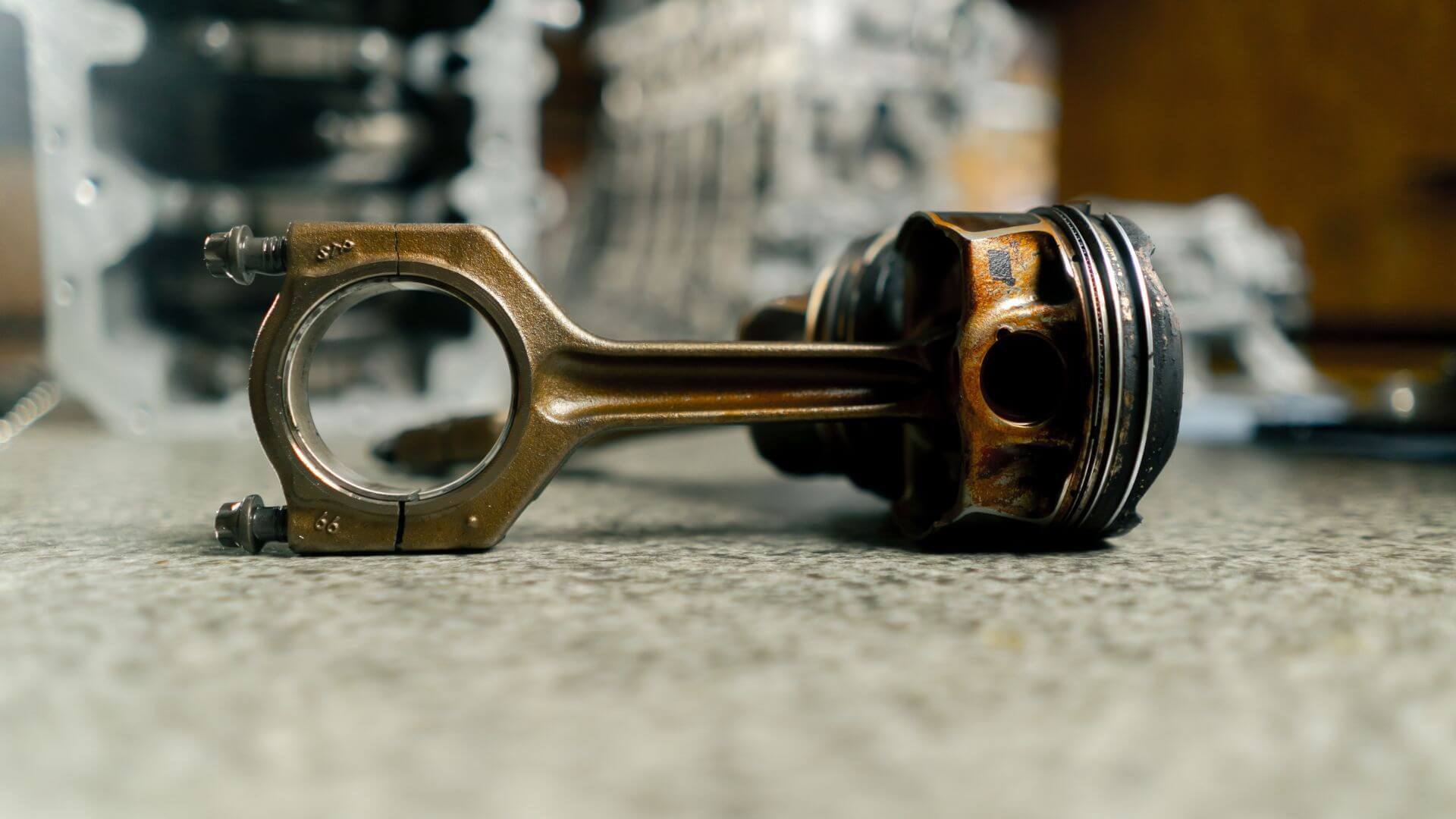 Piston