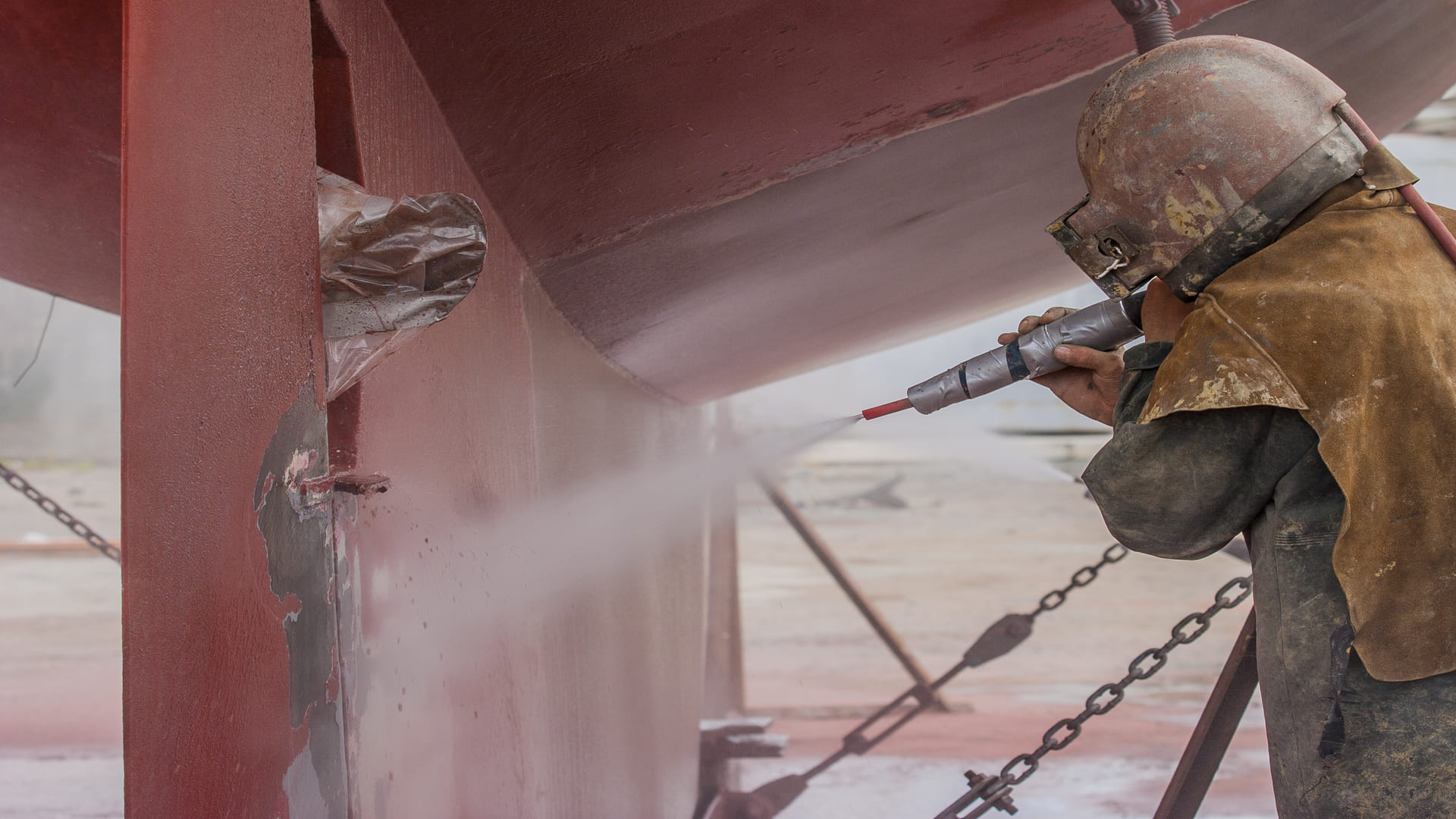 sandblasting boat hull